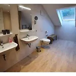 Nyaraló No 4 *